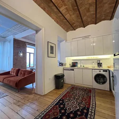 Comfortable And Peaceful For Family In Beyoglu Istanbul