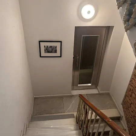 Comfortable And Peaceful For Family In Beyoglu Apartment