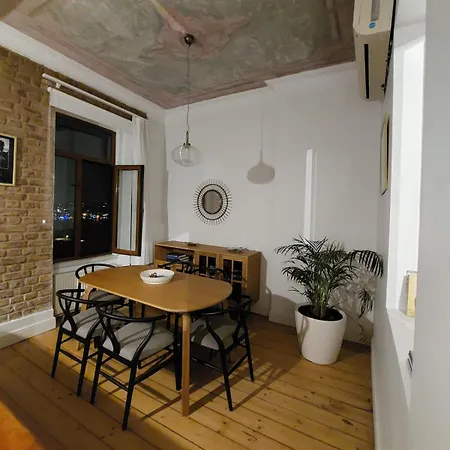 Comfortable And Peaceful For Family In Beyoglu Apartment Istanbul