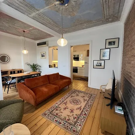 Comfortable And Peaceful For Family In Beyoglu Apartment